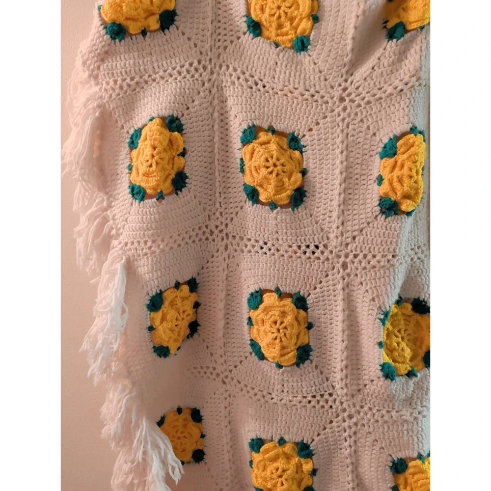 Vintage Handmade Afghan Throw Granny Square White Yellow Green Floral 56